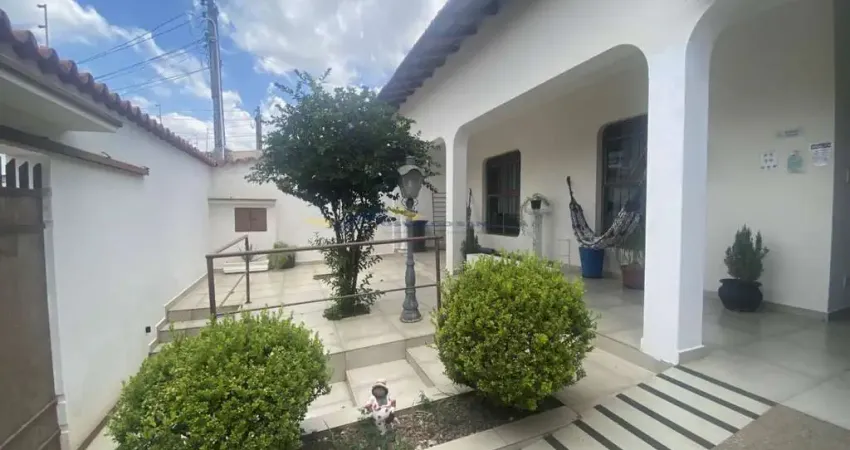 Linda casa térrea para Venda - Excelente localização.