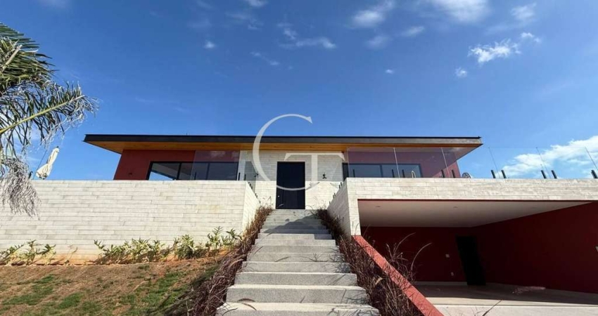 Casa mobiliada à venda no Condomínio Campos de Santo Antônio II – Vista para área verde e alto padrão em cada detalhe