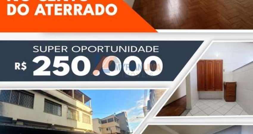 Apartamento com 2 quartos à venda na Oscar de Almeida Gama, 236, Aterrado, Volta Redonda