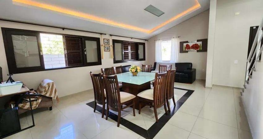 Casa para Venda em Criciúma, Michel, 4 dormitórios, 2 suítes, 4 banheiros, 4 vagas