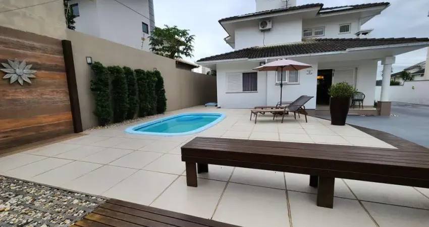 Casa para Venda em Criciúma, Michel, 3 dormitórios, 2 suítes, 3 banheiros, 2 vagas