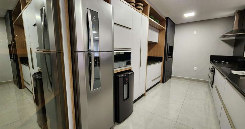 Apartamento para Venda em Criciúma, Comerciário, 3 dormitórios, 1 suíte, 3 banheiros, 1 vaga