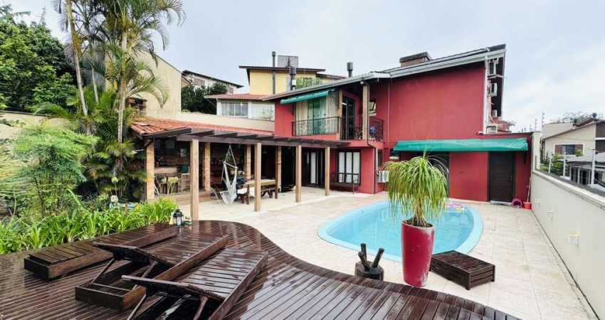 Casa para Venda em Criciúma, Lote Seis, 4 dormitórios, 2 suítes, 4 banheiros, 3 vagas