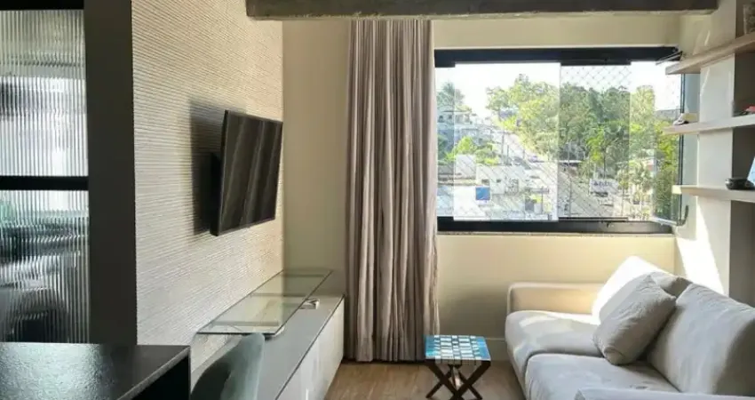 Apartamento 2 quartos com suíte, mobiliado, vista livre e sacada integrada próximo ao centro