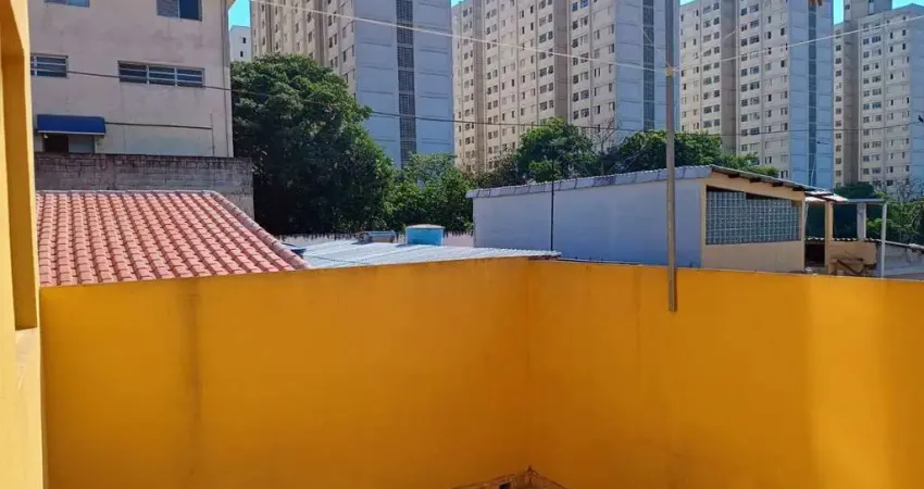 Casa com 2 quartos para alugar no Jardim São Vitor, São Paulo 