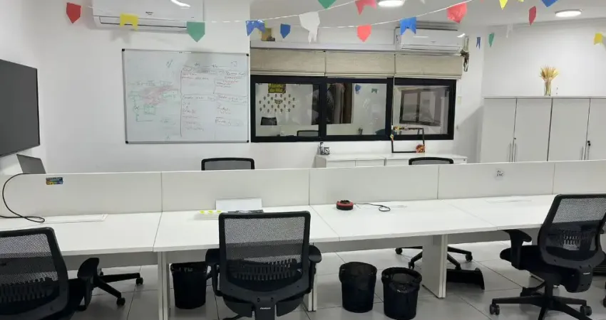 Amplo espaço comercial com estrutura funcional no Bosque da Saúde – 55m² com 2 banheiros e copa equipada!