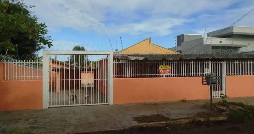 Casa com 2 dormitórios, 142 m² - venda por R$ 275.000,00 ou aluguel por R$ 1.420,00/mês - Jardim Jóquei Club - Campo Grande/MS