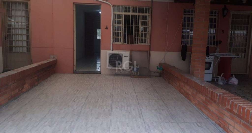 Casa com 2 quartos à venda na Avenida João Antônio Silveira, 885, Restinga, Porto Alegre