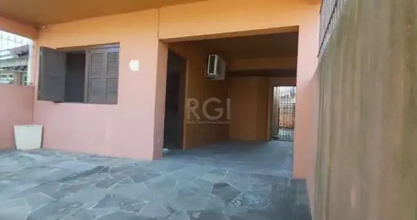 Casa com 3 quartos à venda na Rua Marcelo Küfner, 57, Hípica, Porto Alegre