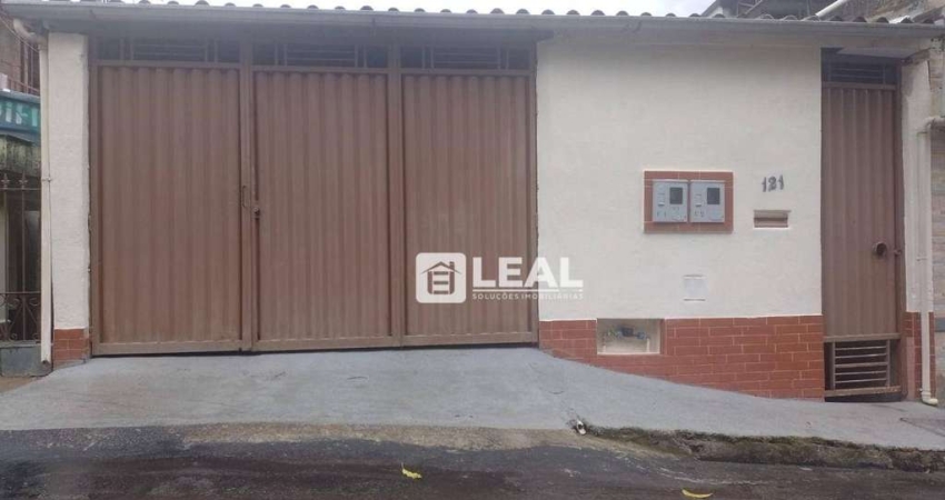 Casa com Kitnet Independente à venda por R$ 230.000 - Centro - Matias Barbosa/MG