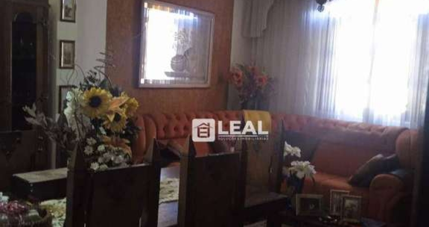 Casa com 4 dormitórios à venda por R$ 600.000,00 - Passos - Juiz de Fora/MG