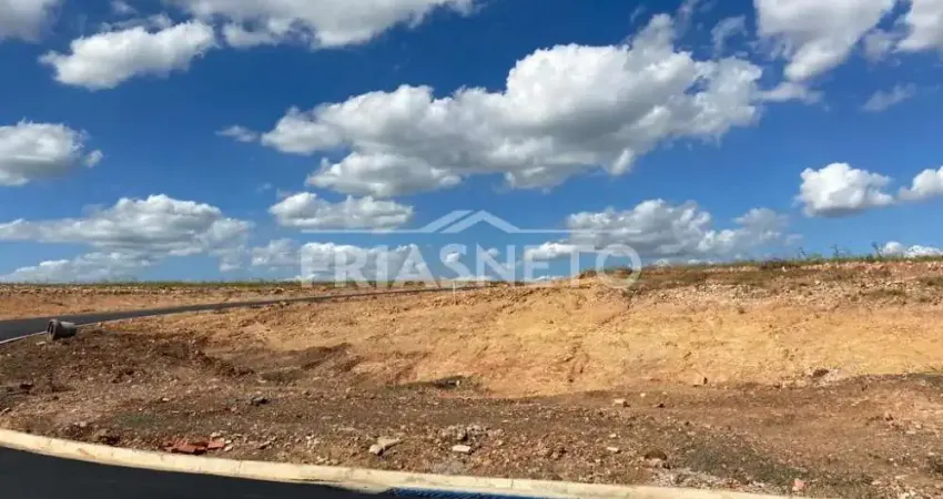 Terreno de ESQUINA à venda no condomínio Canadá - Piracicaba