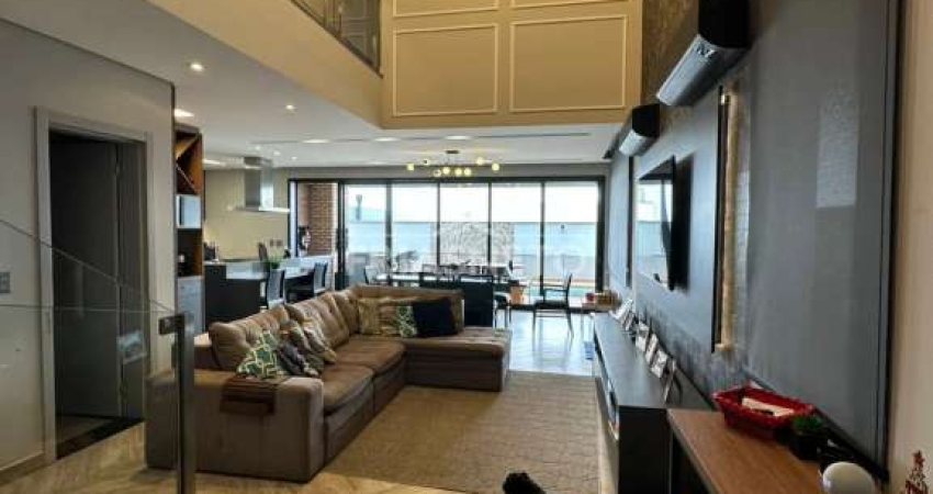 Linda casa a venda com essa fachada imponente no Condominio Villa d Aquilla