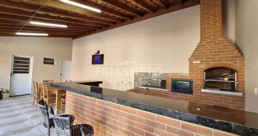 Casa com área de lazer reformada à venda em santa terezinha, perto da caixa d`água