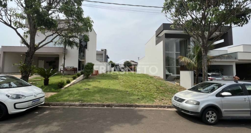 Terreno em condomínio fechado à venda no Parque Taquaral, Piracicaba 