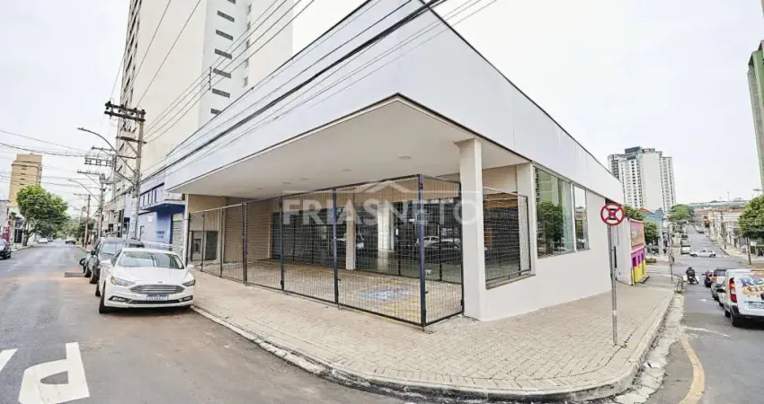 Excelente imóvel comercial de esqeuina para alugar no centro de Piracicaba.