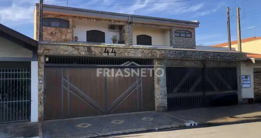 Casa a venda no Bairro Nova Piracicaba, próximo a Praça Nova Piracicaba.