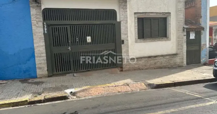 Ótima casa na região central de piracicaba, perto de tudo que você precisa