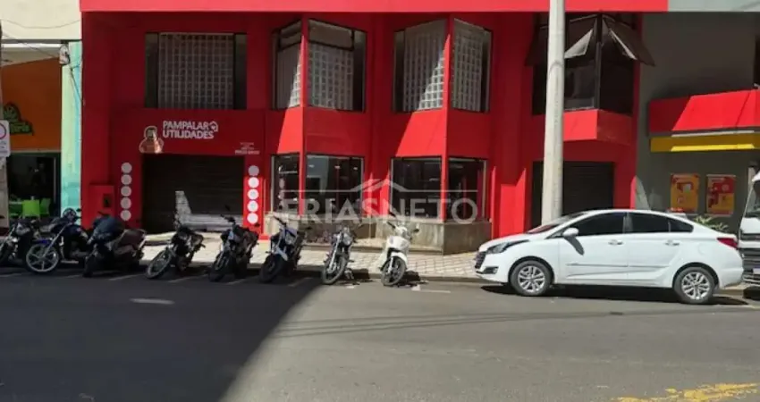 Imóvel comercial em ponto estratégico na praça da catedral, no centro de piracicaba, pronto para seu negocio.