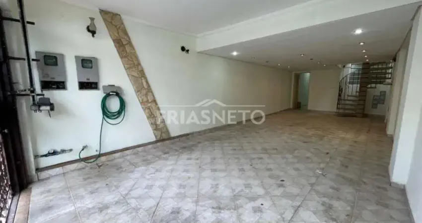 Aluga-se casa no bairro paulista com piscina e churrasqueira