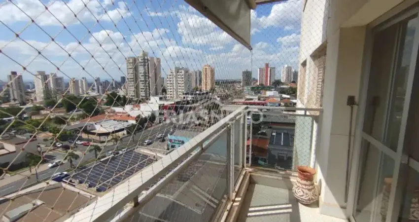 Apartamento com 3 dormitórios, sendo 1 suíte, garagem coberta.