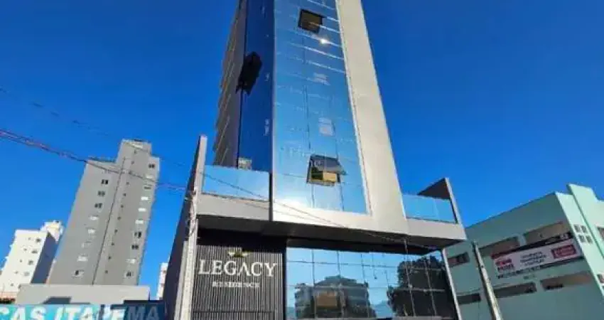 Apartamento com 3 quartos à venda na Rua 238, 697, Meia Praia, Itapema