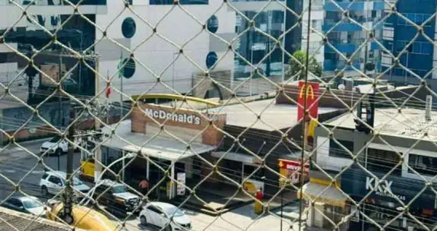 Apartamento para temporada com 3 quartos 1 suítes no bairro meia praia em itapema