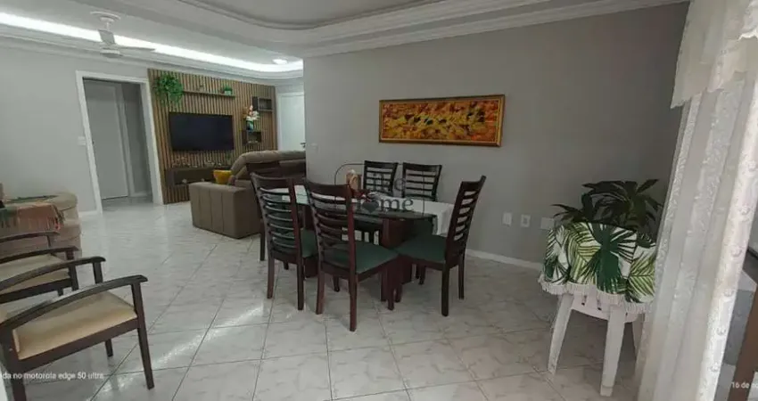 Apartamento para temporada com 4 quartos 1 suítes no bairro meia praia em itapema