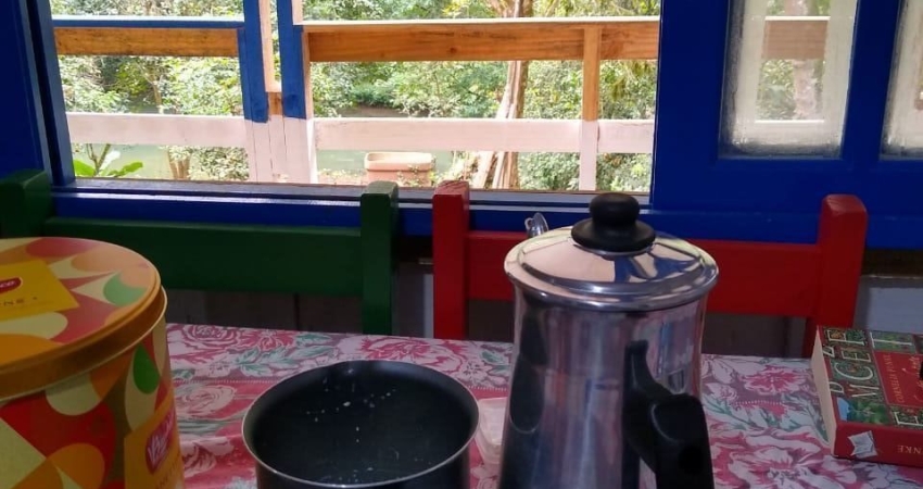Chácara com 6.600 m2 a beira do Rio Açungui, casa nova 60m2, água, luz.