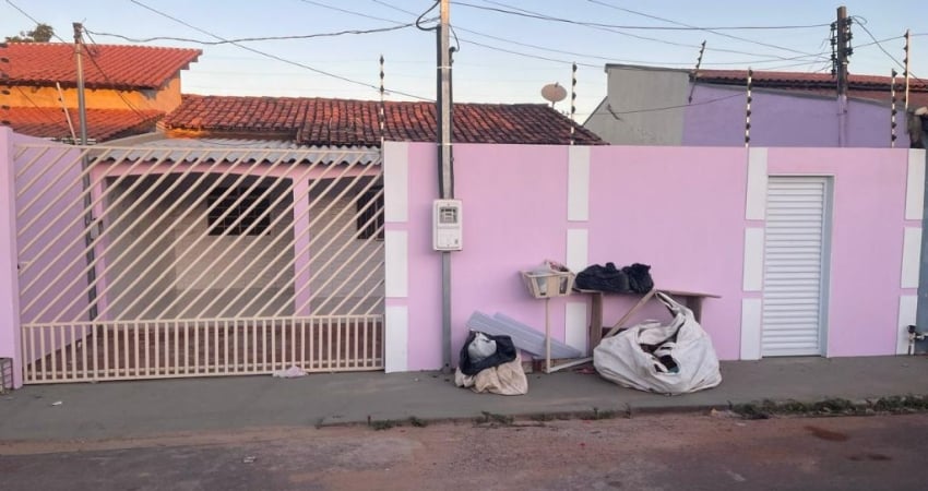 ALUGA-SE | R$ 2.000,00 Casa ampla no Bairro Tijucal – Setor 04