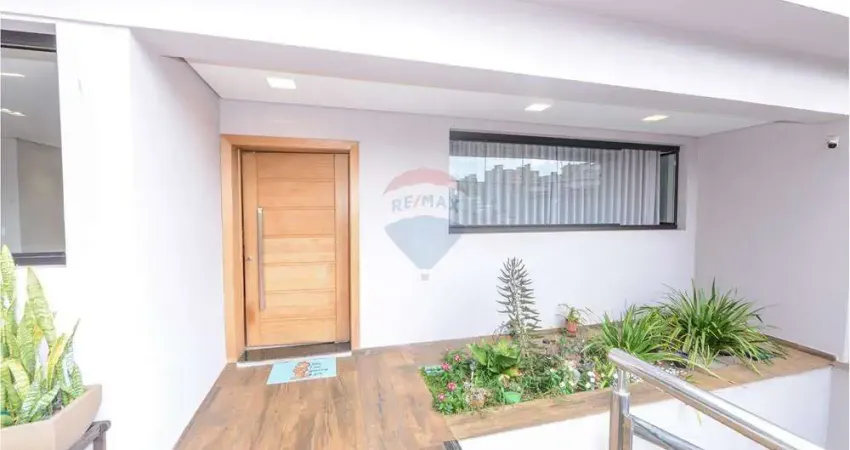 Casa com 3 Quartos e 3 banheiros à Venda no bairro Coração de Jesus / Cidade Jardim - BH