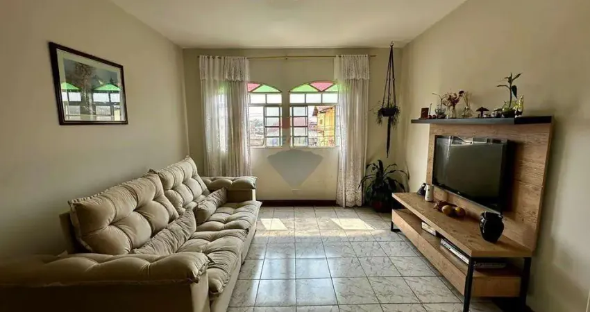 Duas casas à venda no mesmo lote Bairro Aparecida BH R$1.150.000,00 Linda vista Primeira casa  tem uma loja e duas vagas
