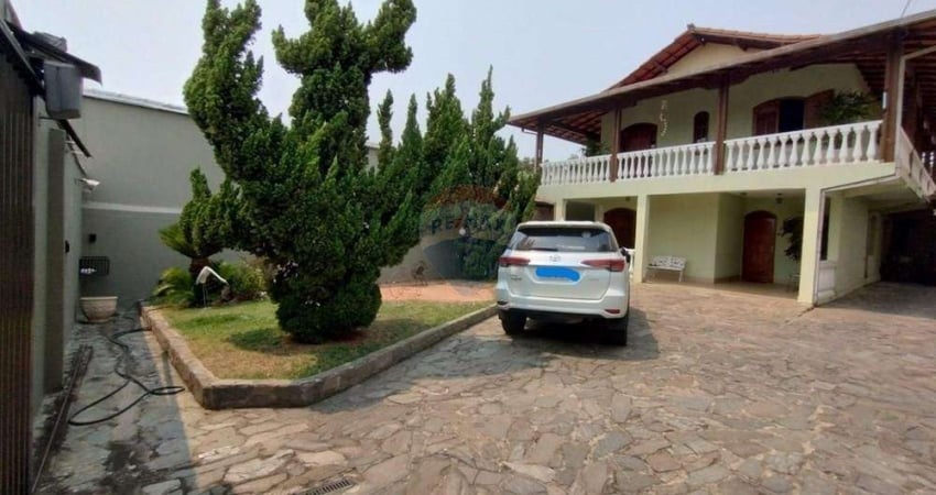 Casa com 3 quartos à venda na Rua Meridional, 135, Serrano, Belo Horizonte