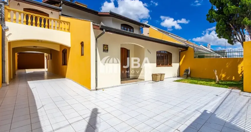 Casa com 4 quartos sendo uma suite no Hauer com 6 vagas de carro