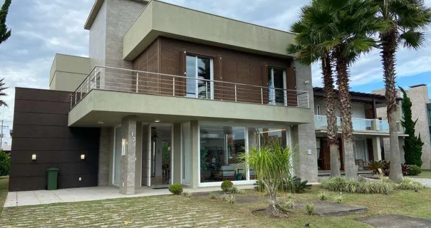 Sobrado à venda, 5 quartos, 4 suítes, 2 vagas, Condomínio Ventura Club - Xangri-Lá/RS