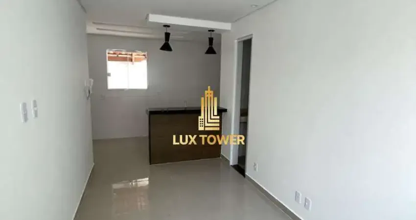 Casa Sobrado de condomínio 58m2 c/ 2 Quartos 1 Suíte e Pequeno Quintal