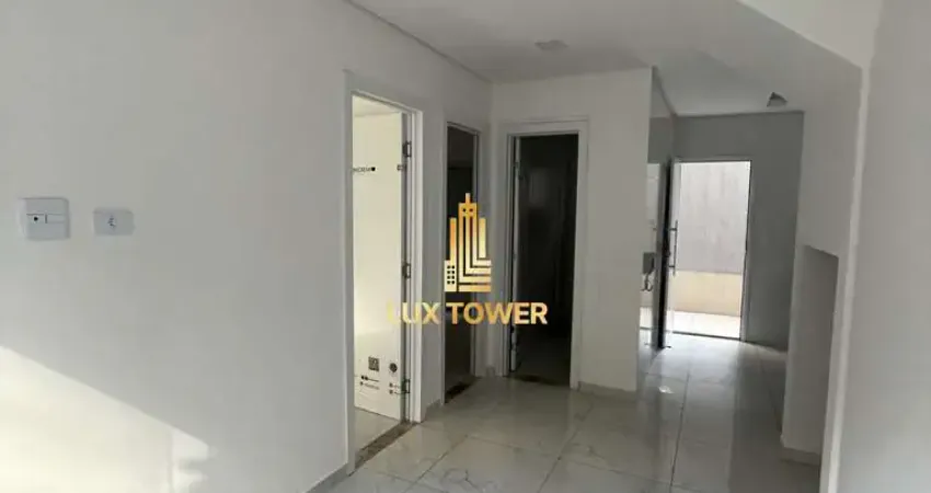 Casa Condomínio de 40m2 c/ 2 Quartos e Quintal c/ churrasqueira