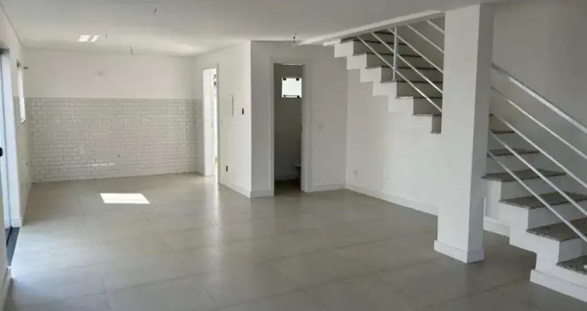 Sobrado com 3 Quartos à Venda no Bairro Alto   Atuba  linha Verde