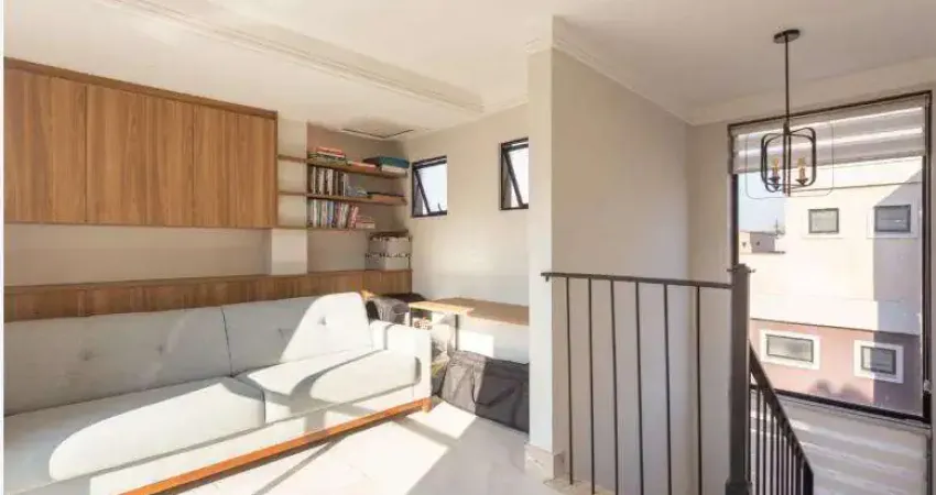 Lindo triplex em condomínio fechado, totalmente mobiliado, prox. ao Jacomar