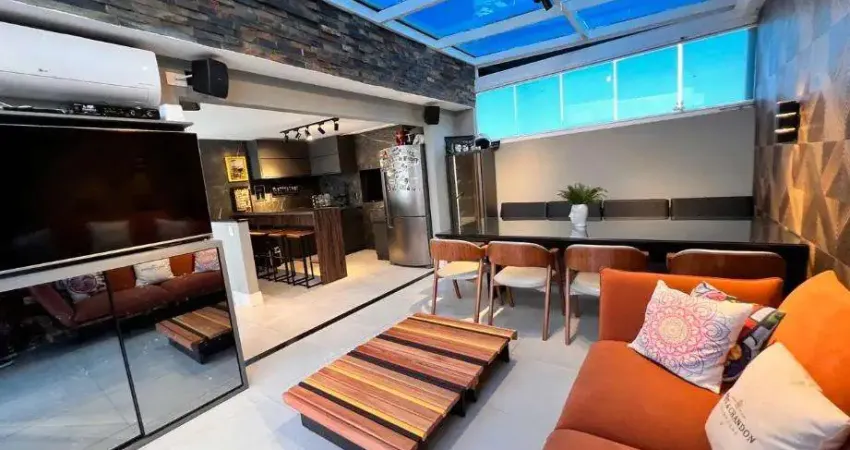 LINDO QUADRIPLEX TOTALMENTE MOBILIADO EM CONDOMÍNIO FECHADO.