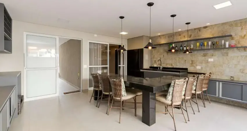 Sobrado à venda, Boa vista, CURITIBA - PR em condominio fechado.