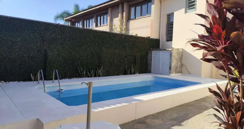 Casa térrea com piscina no coração do bairro Jardim Social, apenas 800 m do Festval.
