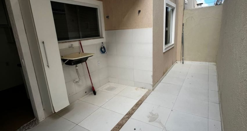 VENDO CASA TERREA EM VILLAGE NO BAIRRO DE PRAIA DE IPITANGA EM LAURO DE FREITAS!