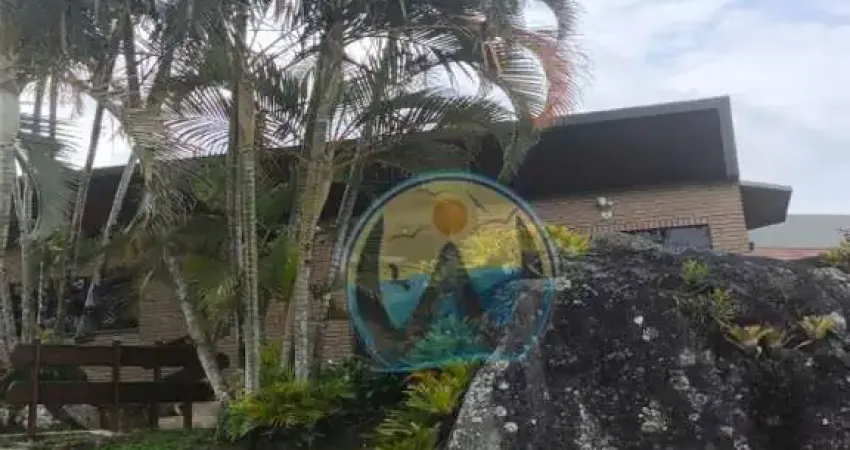Casa em condomínio fechado com 5 quartos à venda em Toninhas, Ubatuba