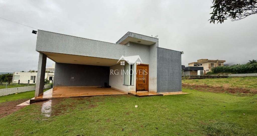 Casa linear 3 quartos no condomínio Serra dos Bandeirantes