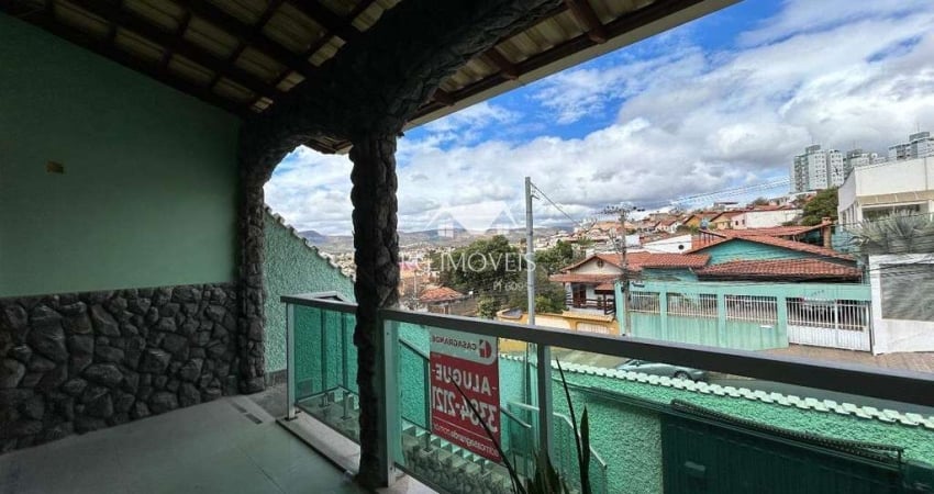 Alugo casa com 4 quartos com 2 suítes Teixeira Dias