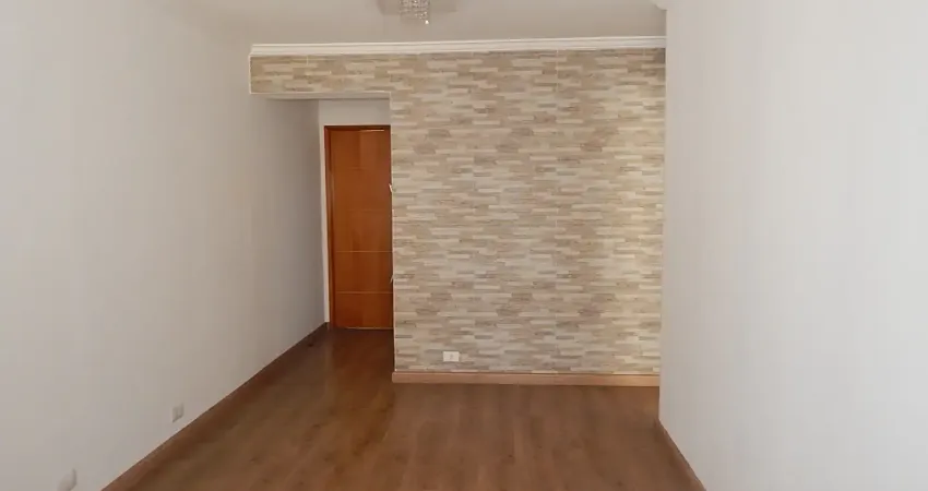 Para Alugar excelente Apartamento reformado, com 1 Quarto na Rua Bento Freitas/Republica - SP