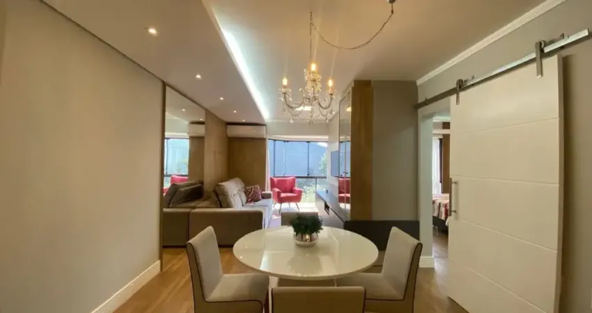 Apartamento mobiliado de 2 dormitórios à venda no Centro, em Florianópolis