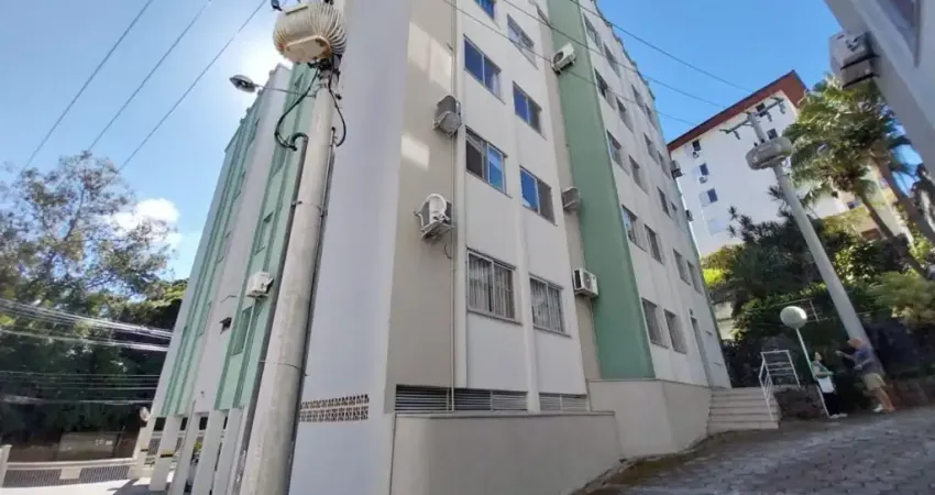Apartamento de 3 dormitórios à venda no Córrego Grande, em Florianópolis.