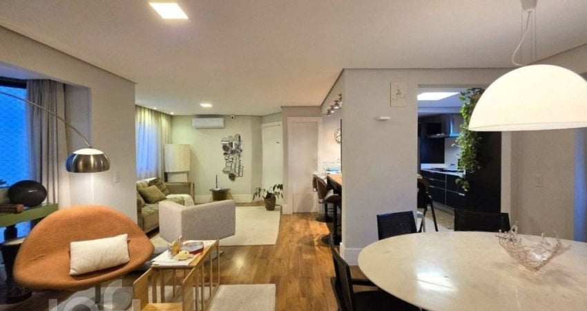 Apartamento à venda em Centro com 129 m², 3 quartos